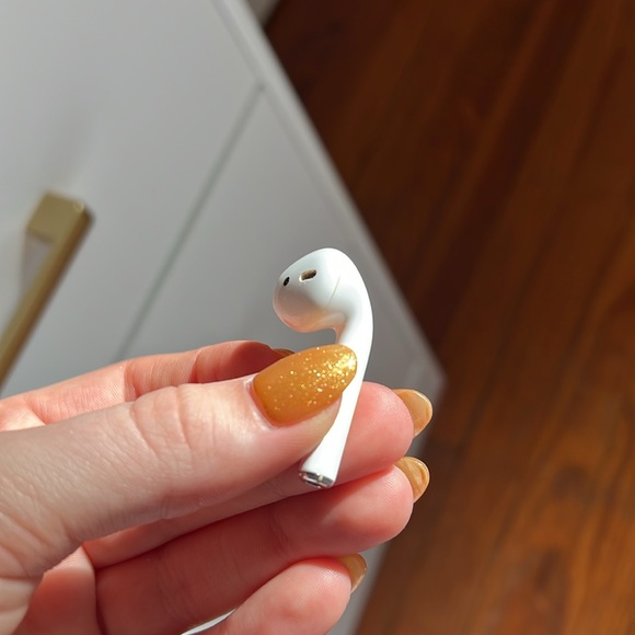 Apple Airpod Generarion 1 - Picture 8 of 8